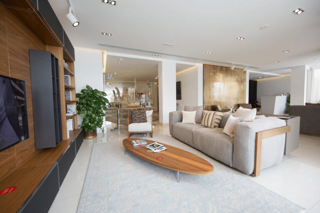 Working with Residential Interior Designers: From Concept to Completion